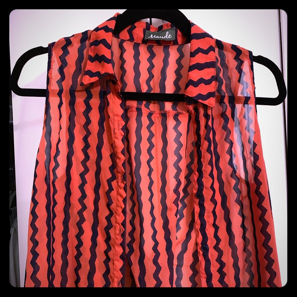 Sleeveless retro shirt